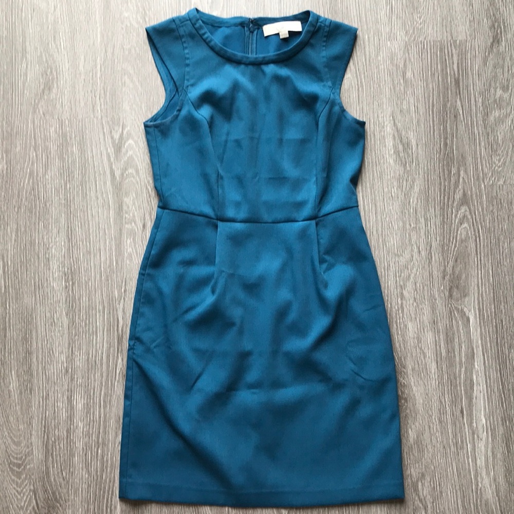 ✨3/$10✨ LOFT Dress with pockets!